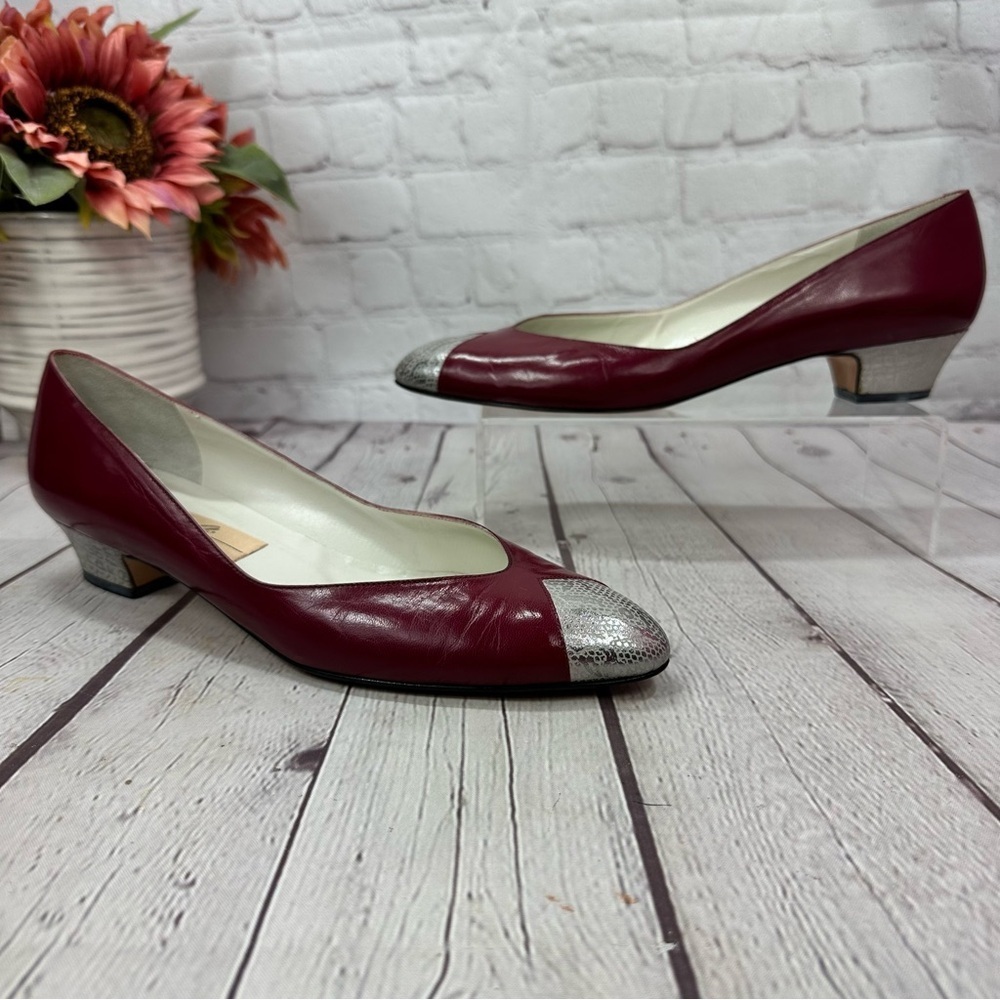 Amalfi low heel leather pump dress shoe womens 9 AAA Burgundy Silver snakeskin